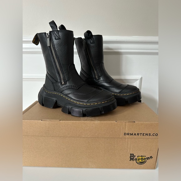 Dr. Martens Shoes - Dr Martens DMXL Rigger Leather Boots